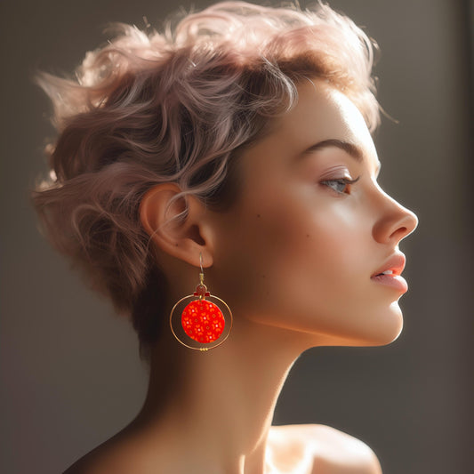 Boucles d’oreilles créoles dorées & tissu – Bijou fait main, léger et élégant