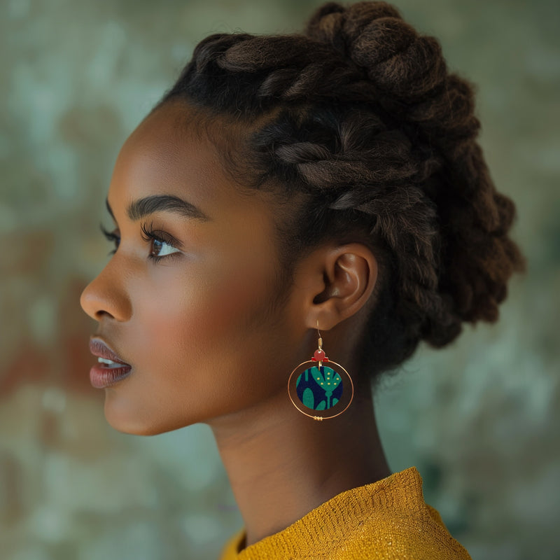 Boucles d’oreilles créoles dorées & tissu – Bijou fait main, léger et élégant